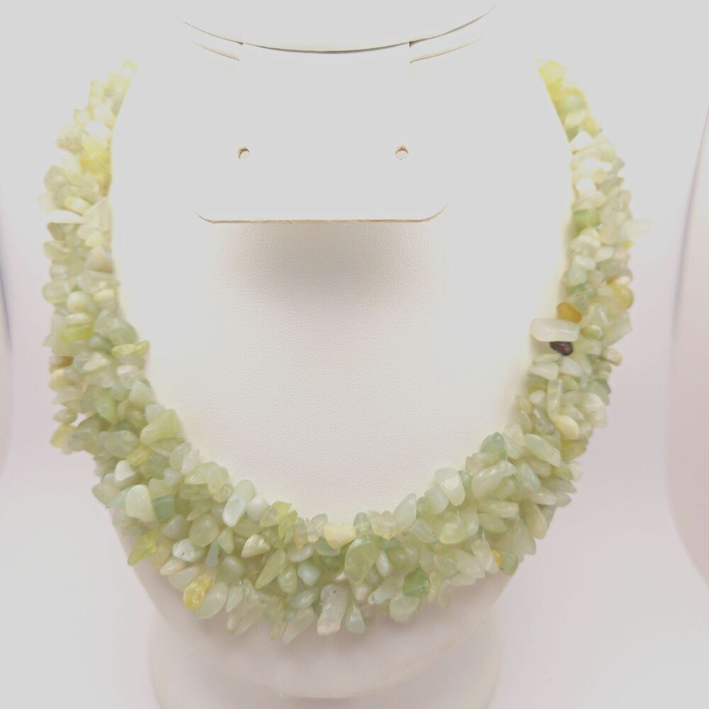 Light Green Stone Chip Bead Necklace Bohemian Statement Toggle Closure 18 in